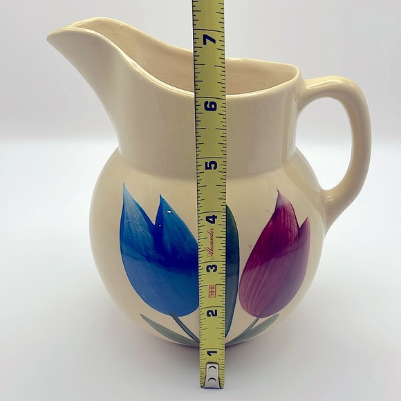 Watt Pottery, 1950’s Tulip Pattern Pitcher #16 - Picture 10 of 13